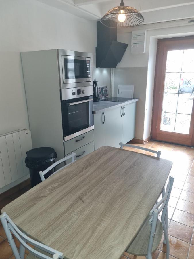 Brigueuil Jolie Petite Maison Dans Village Fortifie מראה חיצוני תמונה