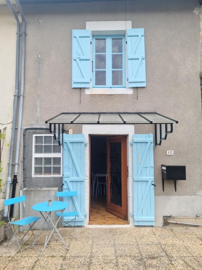 Brigueuil Jolie Petite Maison Dans Village Fortifie מראה חיצוני תמונה